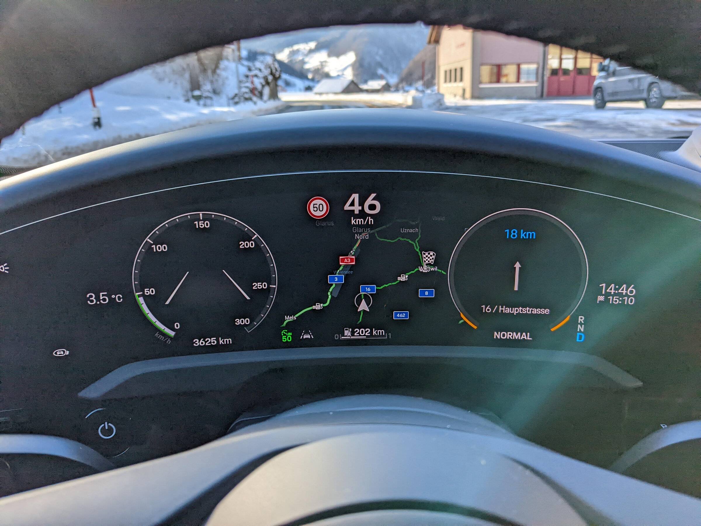 Porsche Taycan NAV: Missing blue line, map display significantly offset nav-1