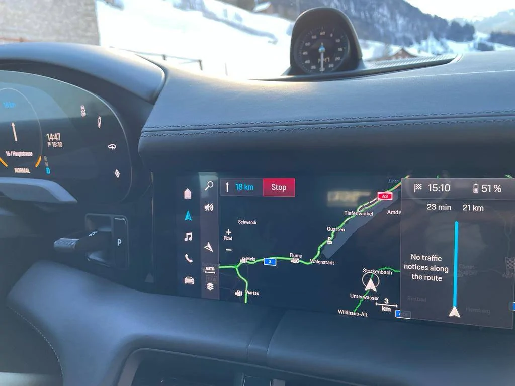 Porsche Taycan NAV: Missing blue line, map display significantly offset nav-3
