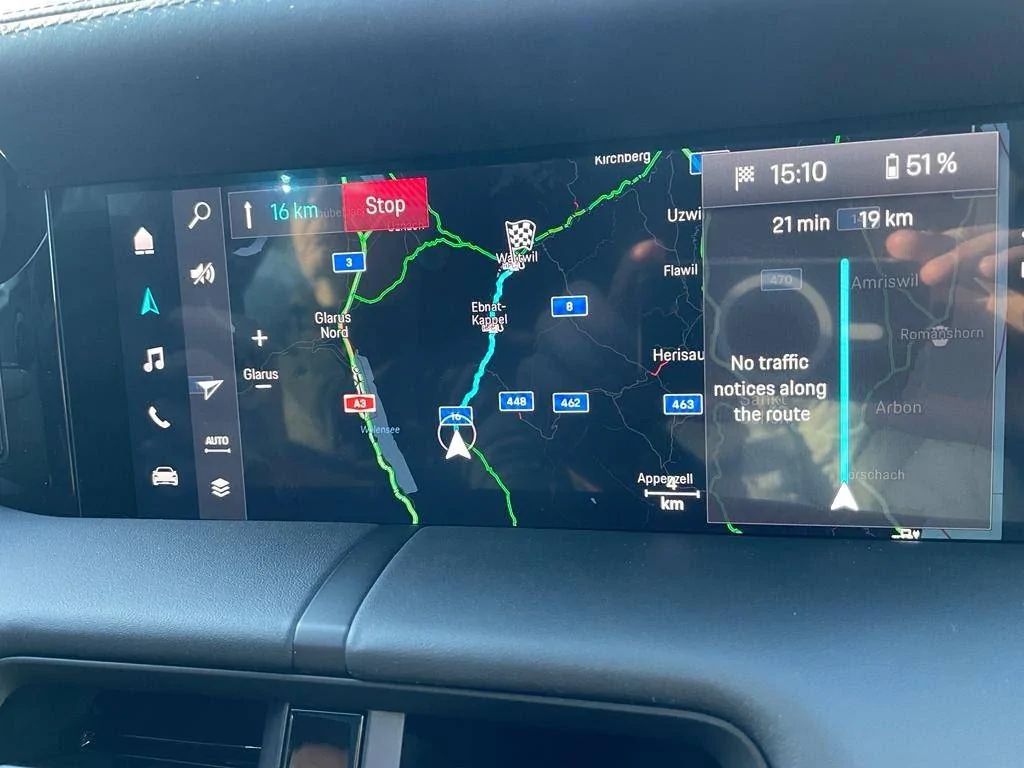 Porsche Taycan NAV: Missing blue line, map display significantly offset nav-4