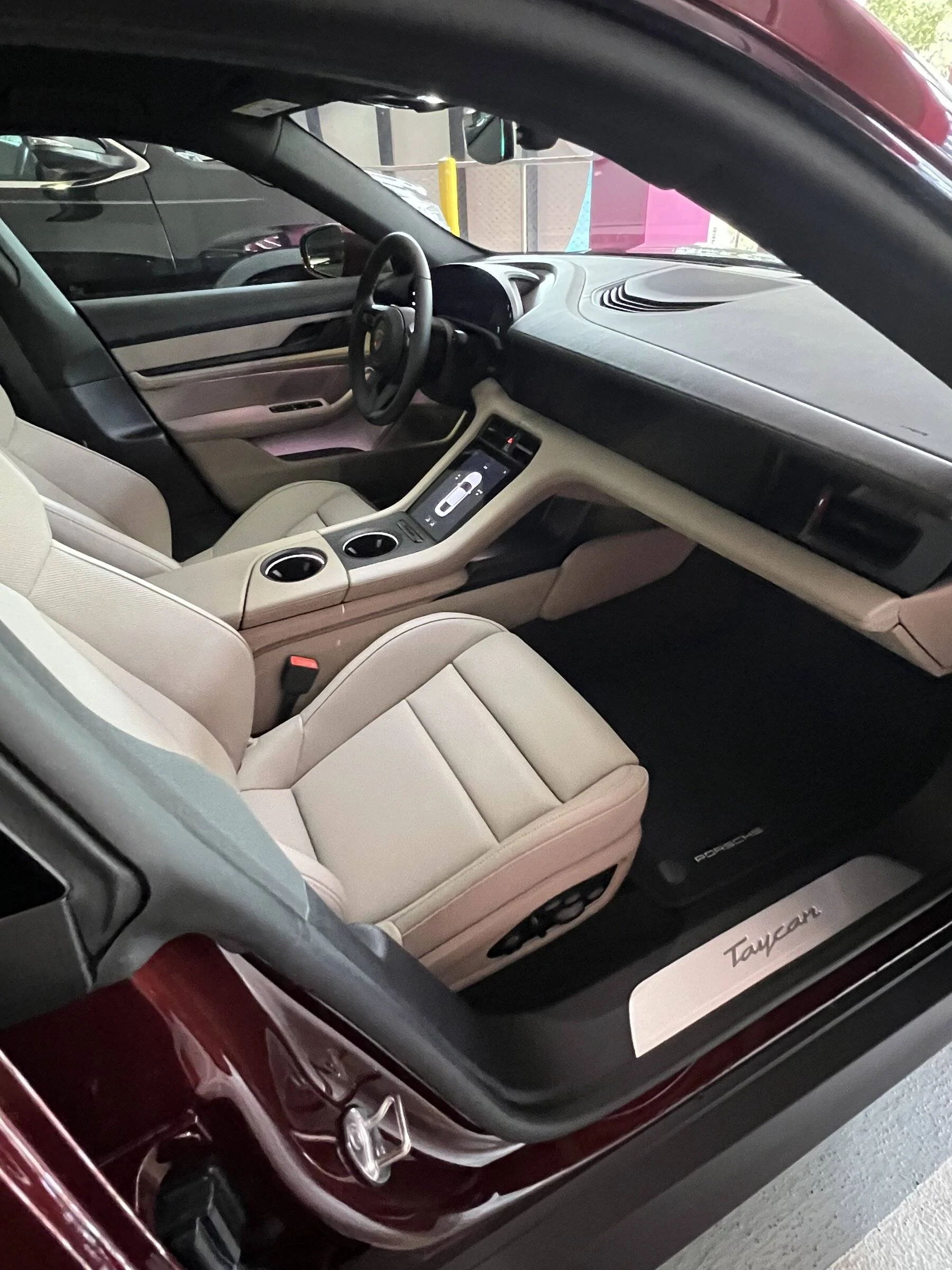 Porsche Taycan CHERRY METALLIC Taycan Club 8AFC7CEA-5332-43CB-BCB0-487ECD453409