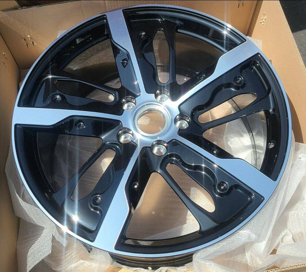 Porsche Taycan Taycan Turbo S Exclusive Design wheels with Carbon Fibre Aeroblades -- are blades removable / replaceable? Wheel