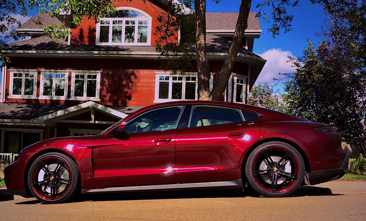 Porsche Taycan CHERRY METALLIC Taycan Club L1001224