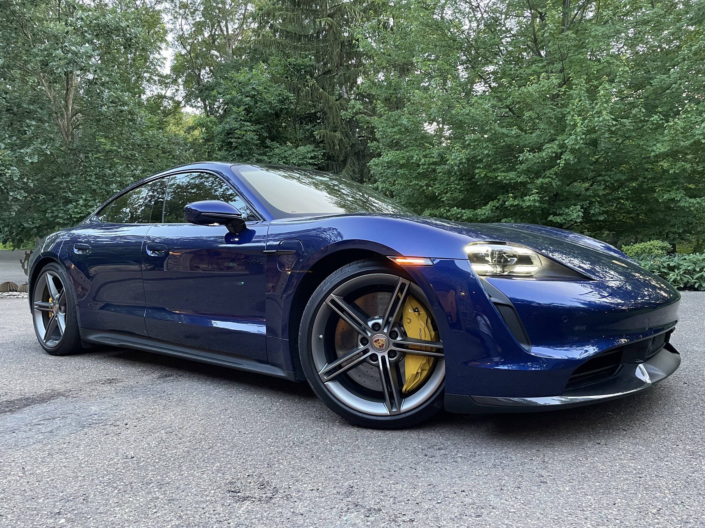Porsche Taycan Taycan Wheels: Mission E vs Exclusive Design vs Vossen EVO2 vs Vossen S21-01 IMG_3110