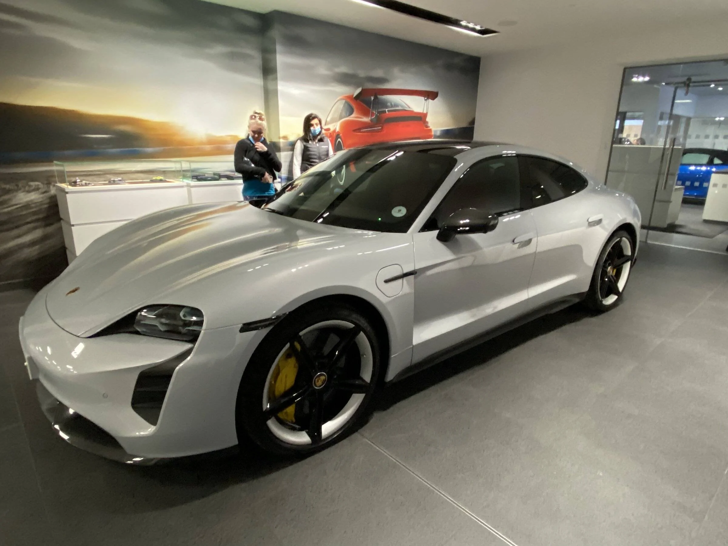 Porsche Taycan Mission E wheels, what colour? 7E5468FF-22B6-438D-AE04-80C9B06F549B