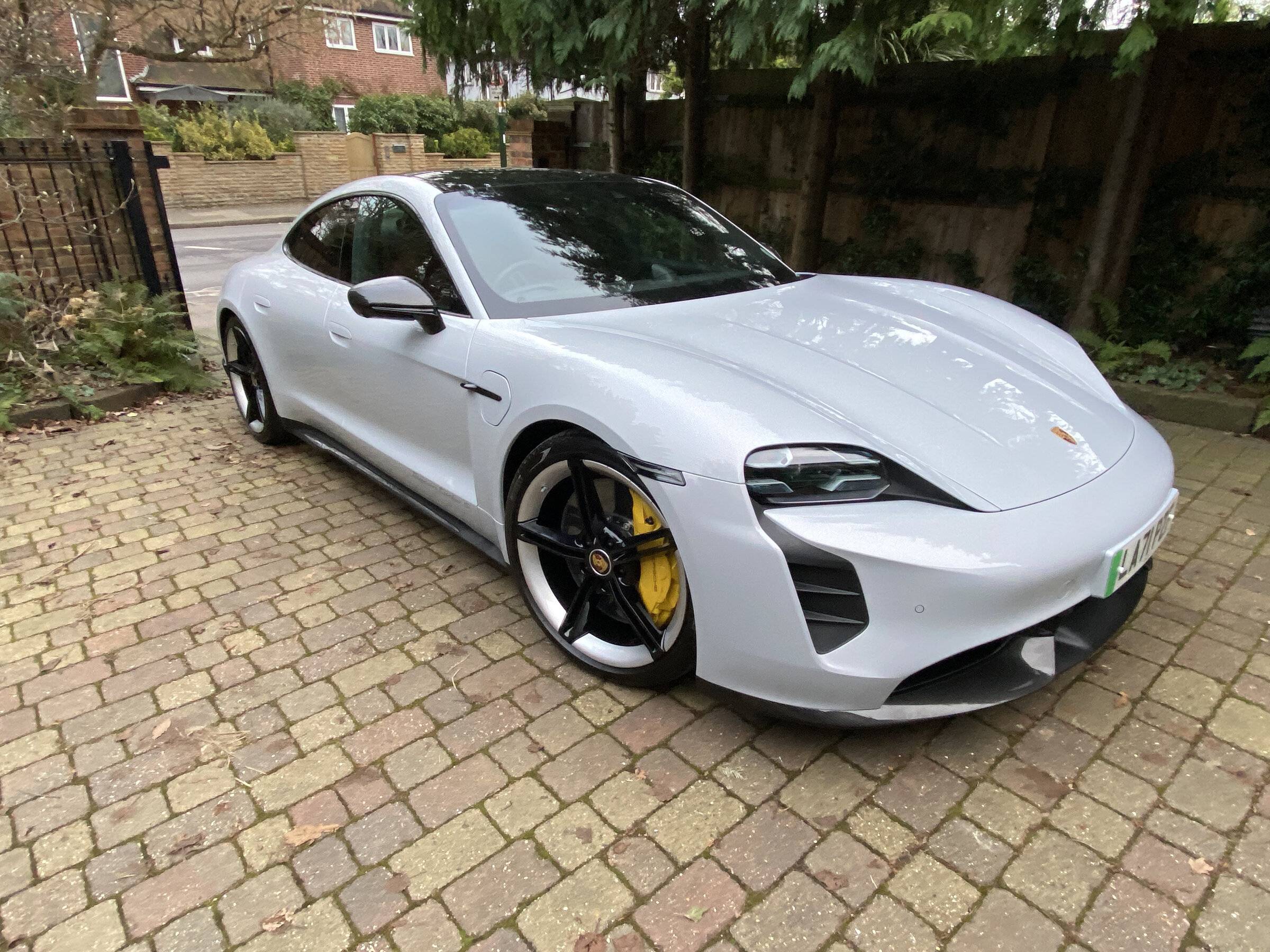 Porsche Taycan ICE GREY Taycan Club A0106990-5FB6-4E9F-8B07-0E75E19EDD5D