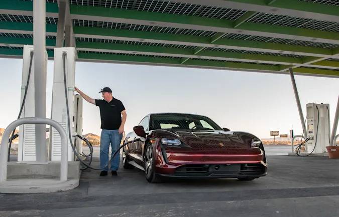 Porsche Taycan Taycan Cross Country Trip Sets Record With Under 2.5 Hours Total Charging Time d6cb74d0-8036-11ec-a77d-dbb27a50ca24.cf