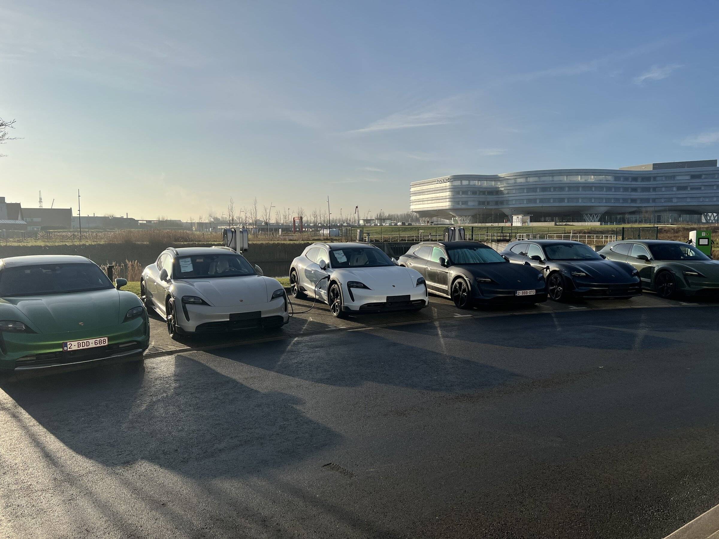 Porsche Taycan New 2022 build - please share opinions 9EBC1990-A6AD-487D-920D-AE675912D88F