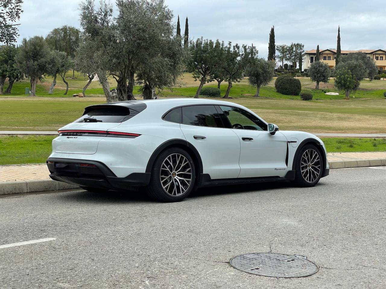 Porsche Taycan Just picked CT4 Cararra White 5B209633-81C1-4E3E-9B26-B6B64479194D.JPEG