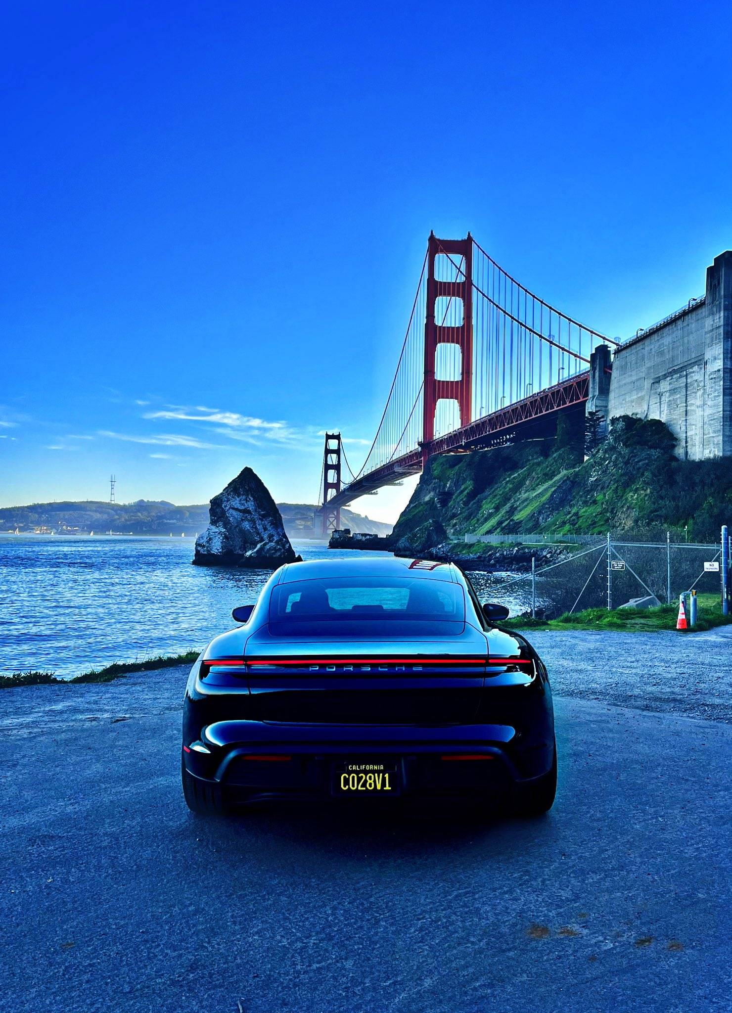 Porsche Taycan BLACK / JET BLACK Taycan Club FKc5v2OUcAM_bLr