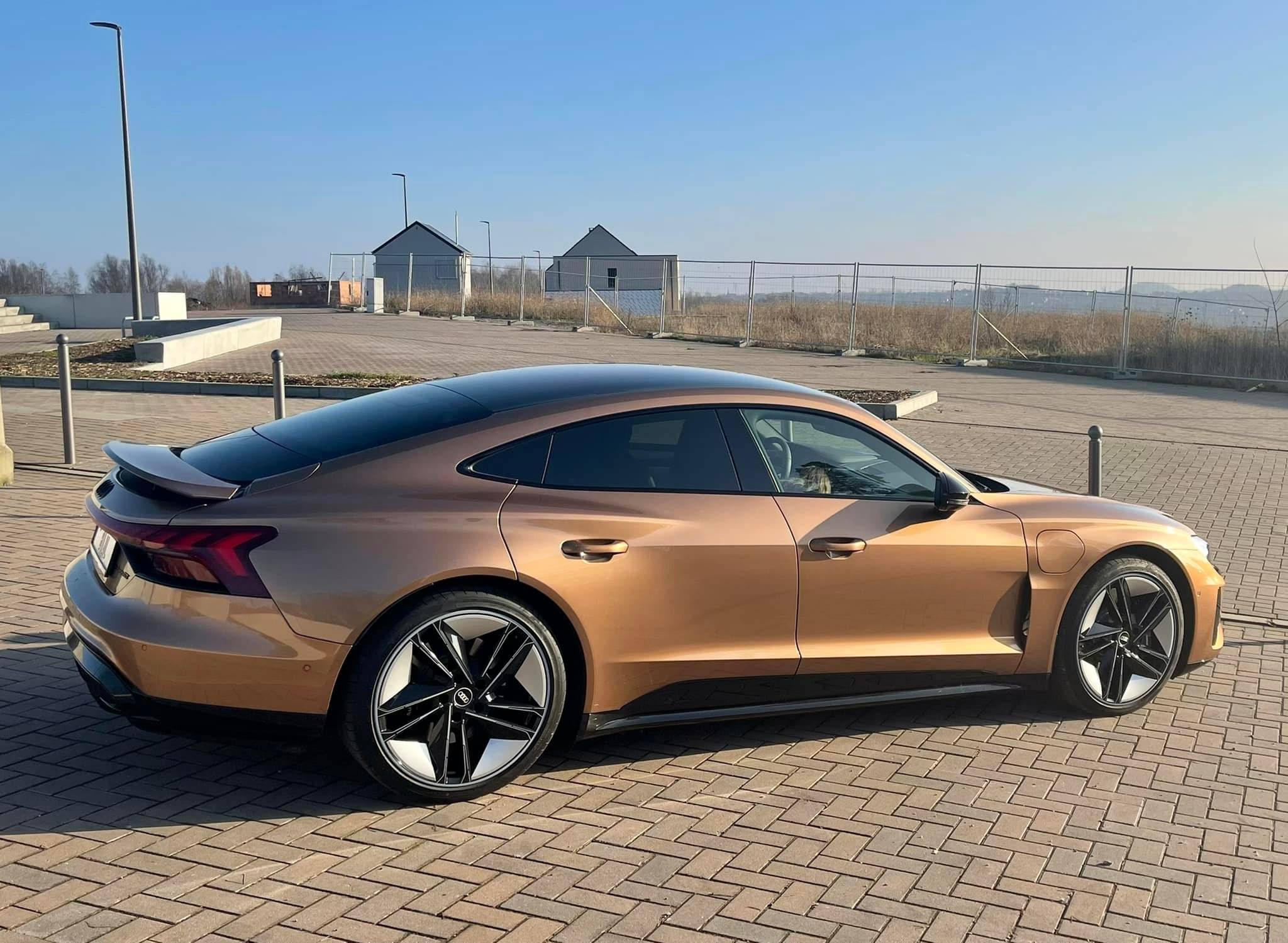 Porsche Taycan Audi Exclusive colors  for the E-Tron GT znaz5