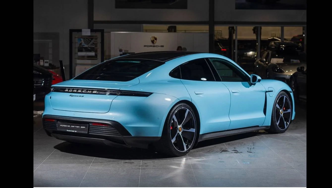 Porsche Taycan FROZEN BLUE Taycan Club B3A8CE70-3B75-4BB8-AA93-8F1FB9A24620