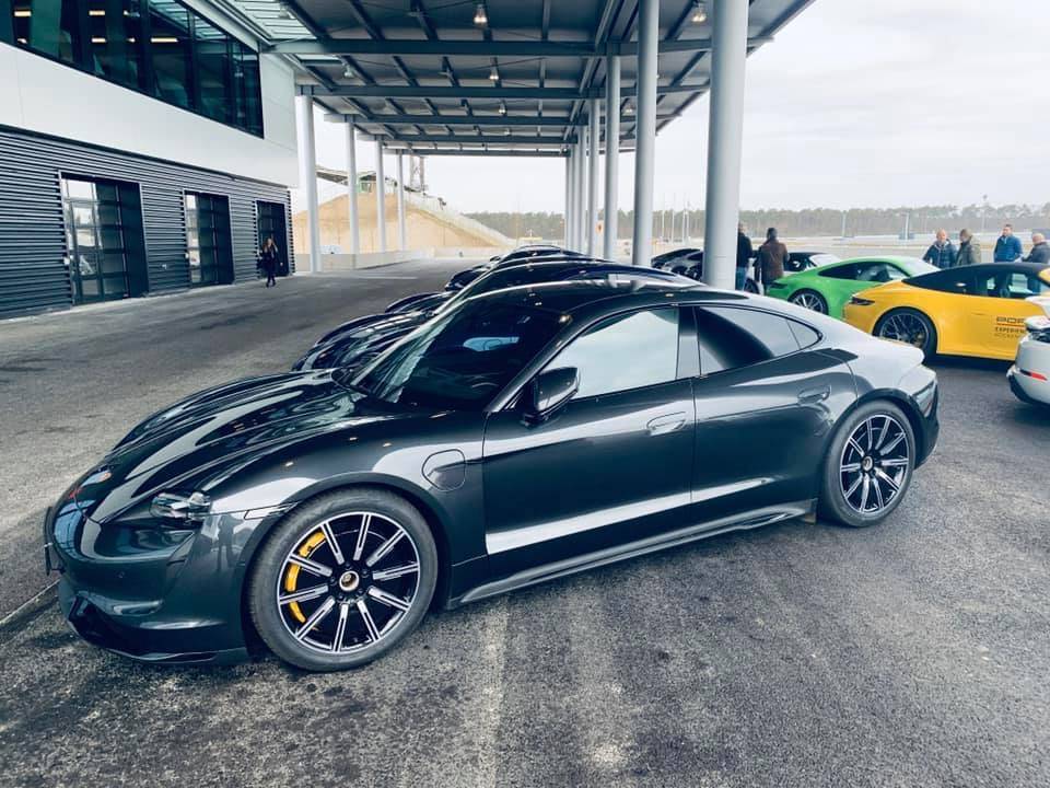 Porsche Taycan VOLCANO GREY Taycan Club 4D816F81-1B9F-41F5-9F55-1B2BFD30921B