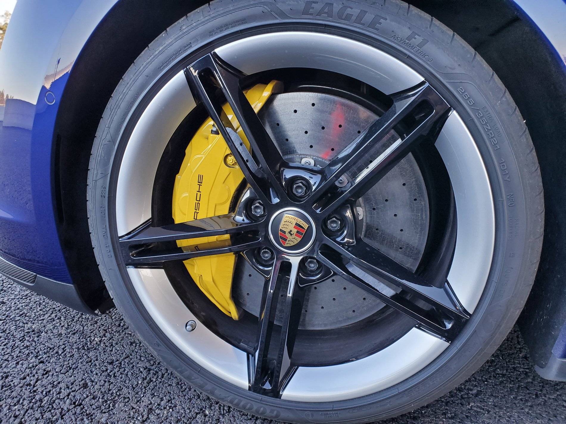 Porsche Taycan GENTIAN BLUE Taycan Club 20200207_153343