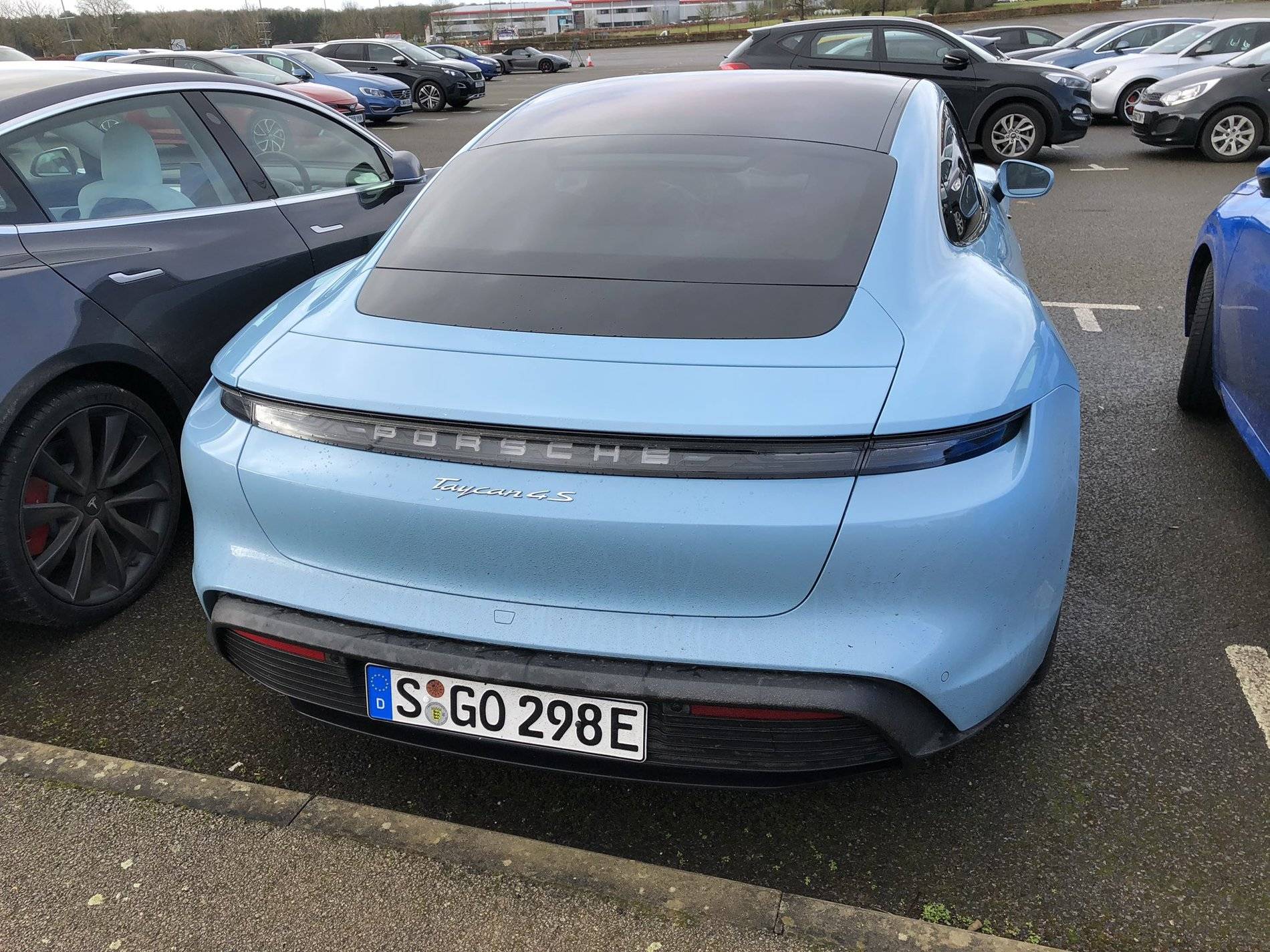 Porsche Taycan FROZEN BLUE Taycan Club frozen blue taycan 4s 2