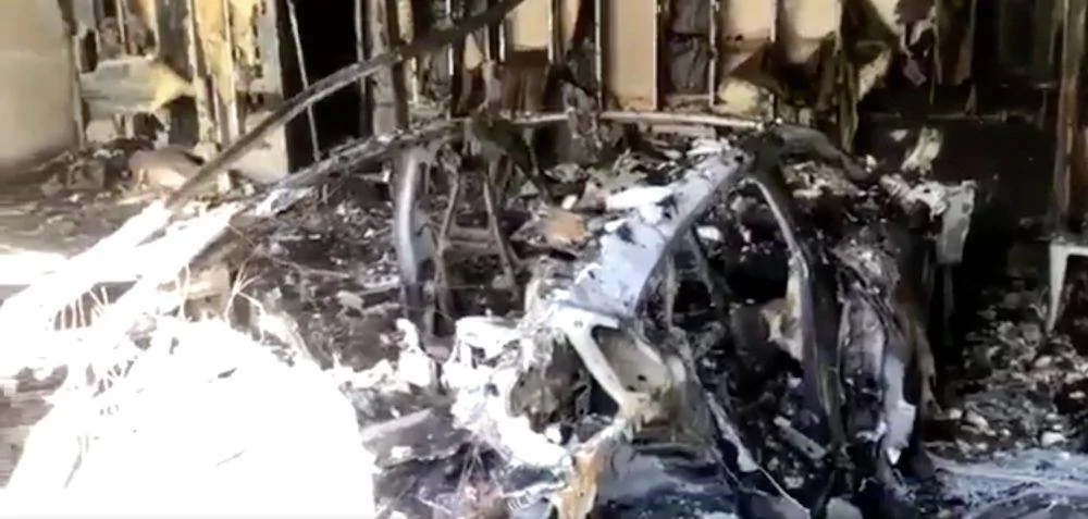 Porsche Taycan Taycan fire in Florida garage Porsche-Taycan-Fire Explosion Garage Florida