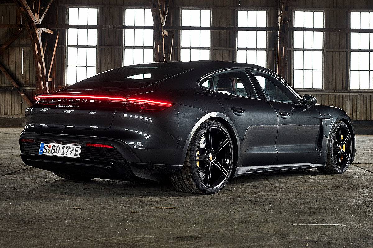 Porsche Taycan VOLCANO GREY Taycan Club 4E8BF9CD-11EB-423D-B649-138298A2282E