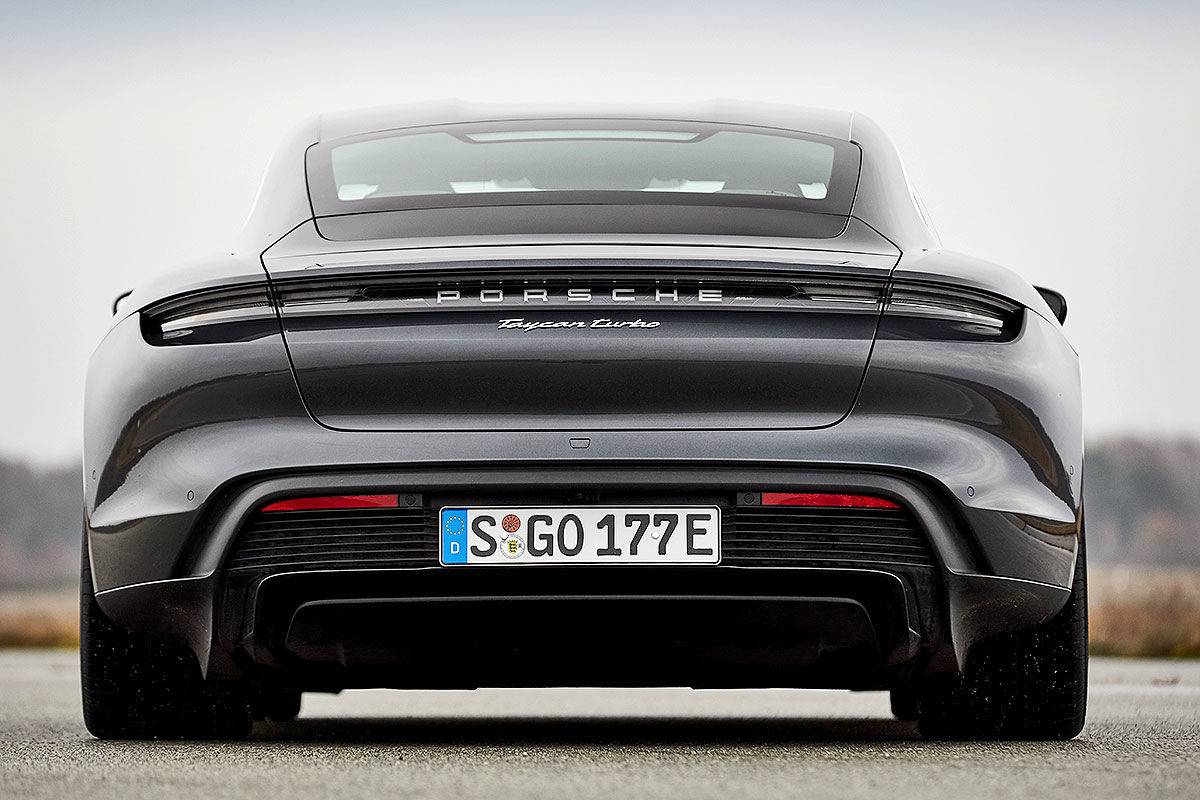 Porsche Taycan VOLCANO GREY Taycan Club 12C64D05-5CF9-460B-A747-A0279F848562