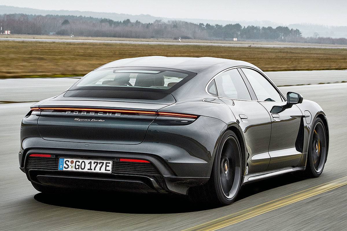 Porsche Taycan VOLCANO GREY Taycan Club E57F2A23-7235-4FC9-80CE-DA66E3017E1A