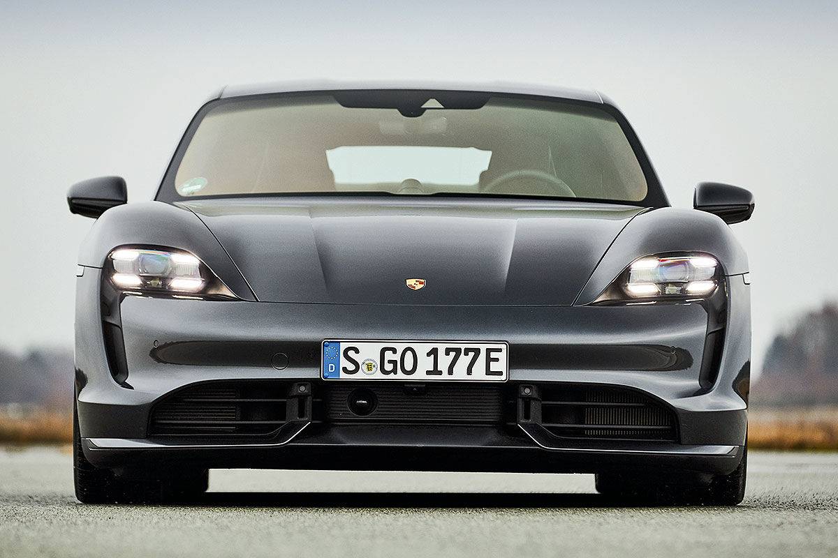 Porsche Taycan VOLCANO GREY Taycan Club BD18F2DD-E68A-43B2-8E5F-30D298488579