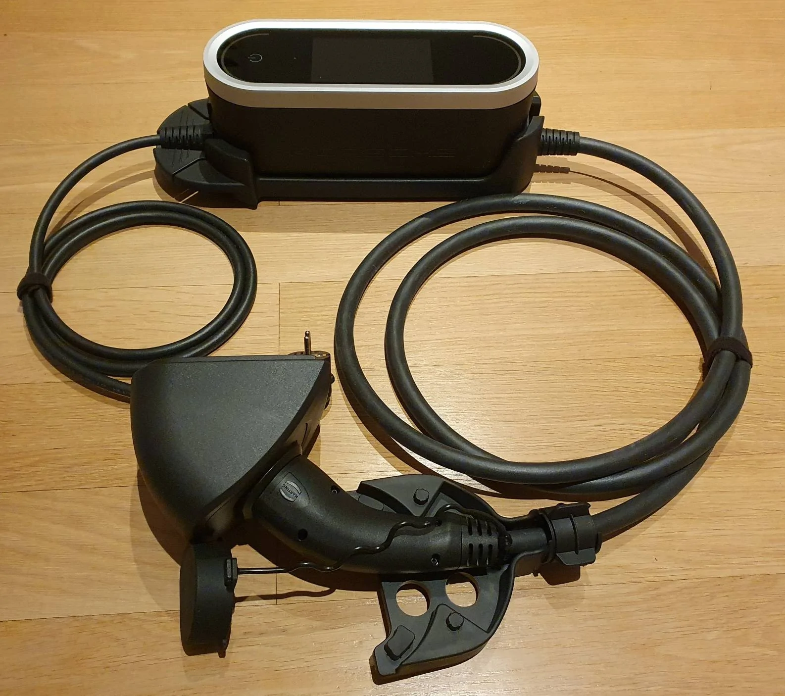 Porsche Taycan Getting Porsche Mobile Charger Connect before car delivery PT_MobileCharger-1