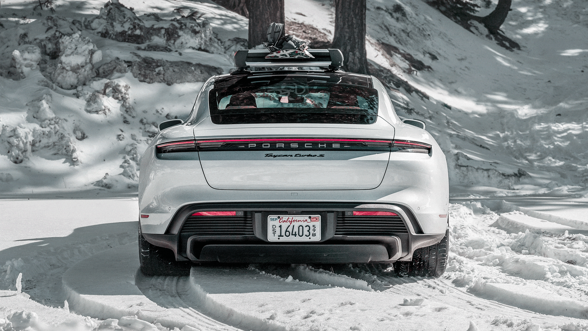 Porsche Taycan roof rack ski rack 2.gif