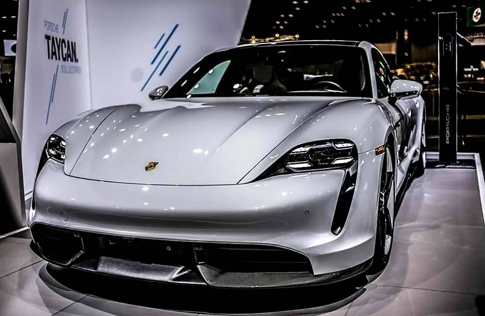 Porsche Taycan DOLOMITE SILVER Taycan Club 20200225_112845