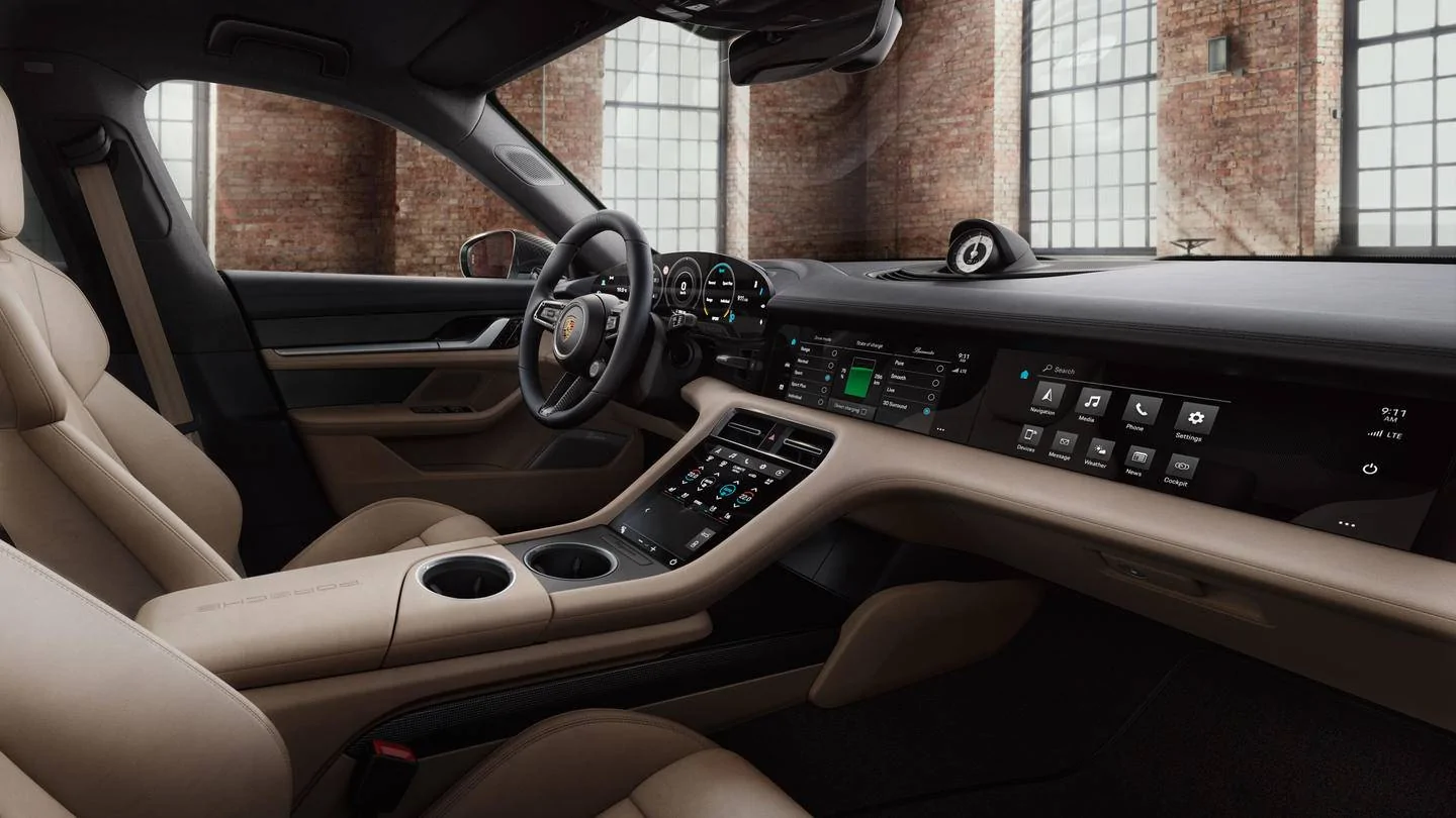 Porsche Taycan Leather for white Taycan - Chalk or Olea Beige ($2450 extra)? porsche-zoom2