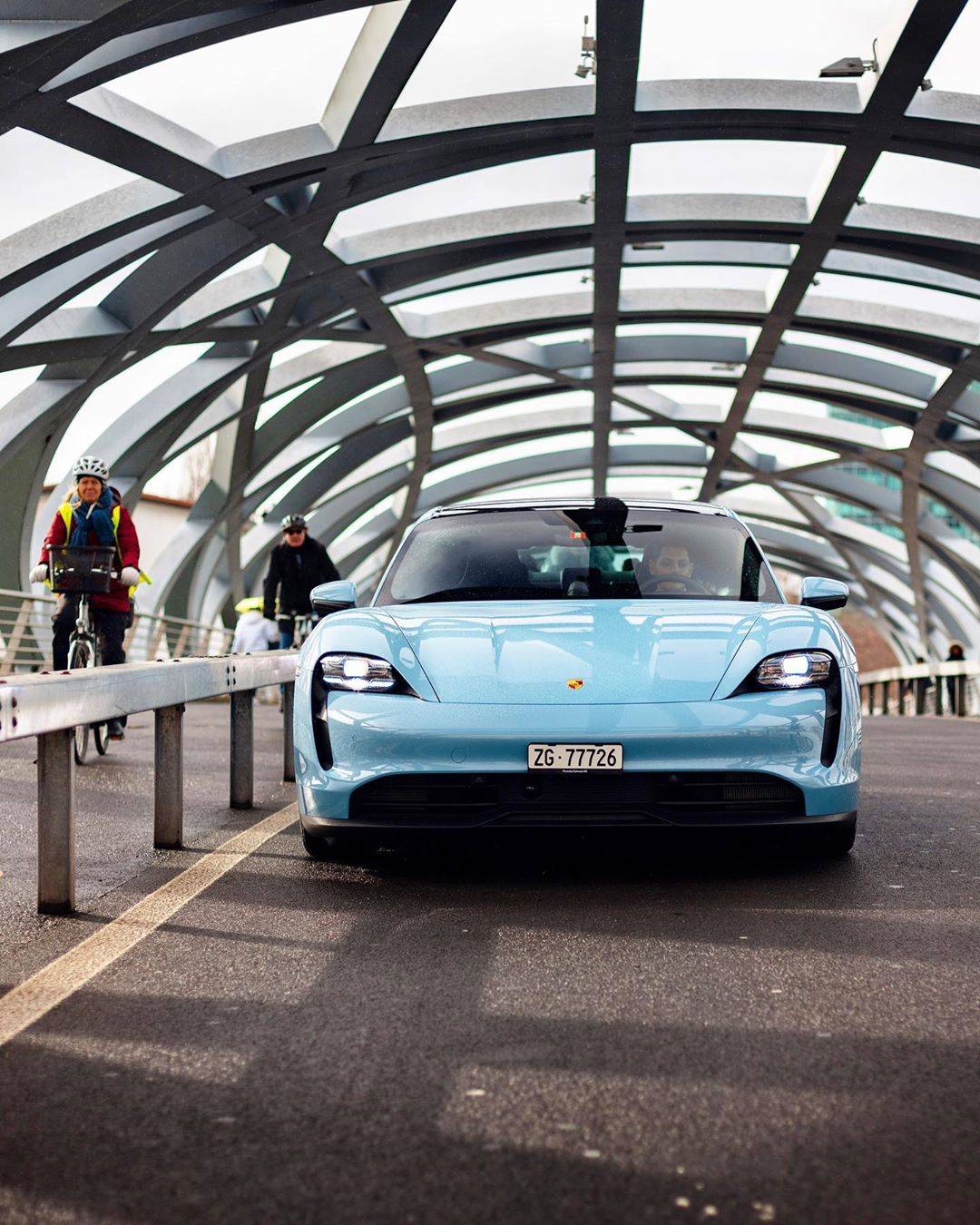 Porsche Taycan FROZEN BLUE Taycan Club Frozen Blue Taycan