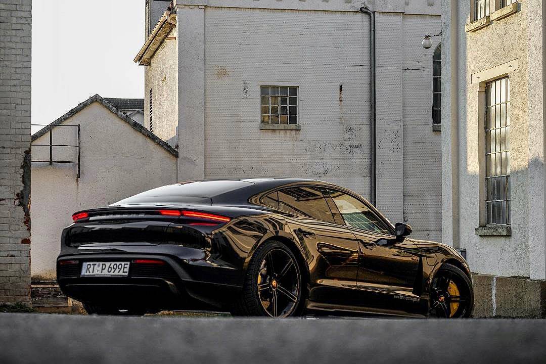 Porsche Taycan BLACK / JET BLACK Taycan Club Black Taycan Turbo Black Wheels