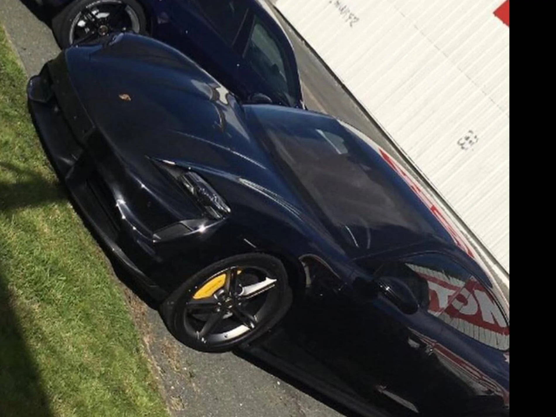 Porsche Taycan BLACK / JET BLACK Taycan Club IMG_7482