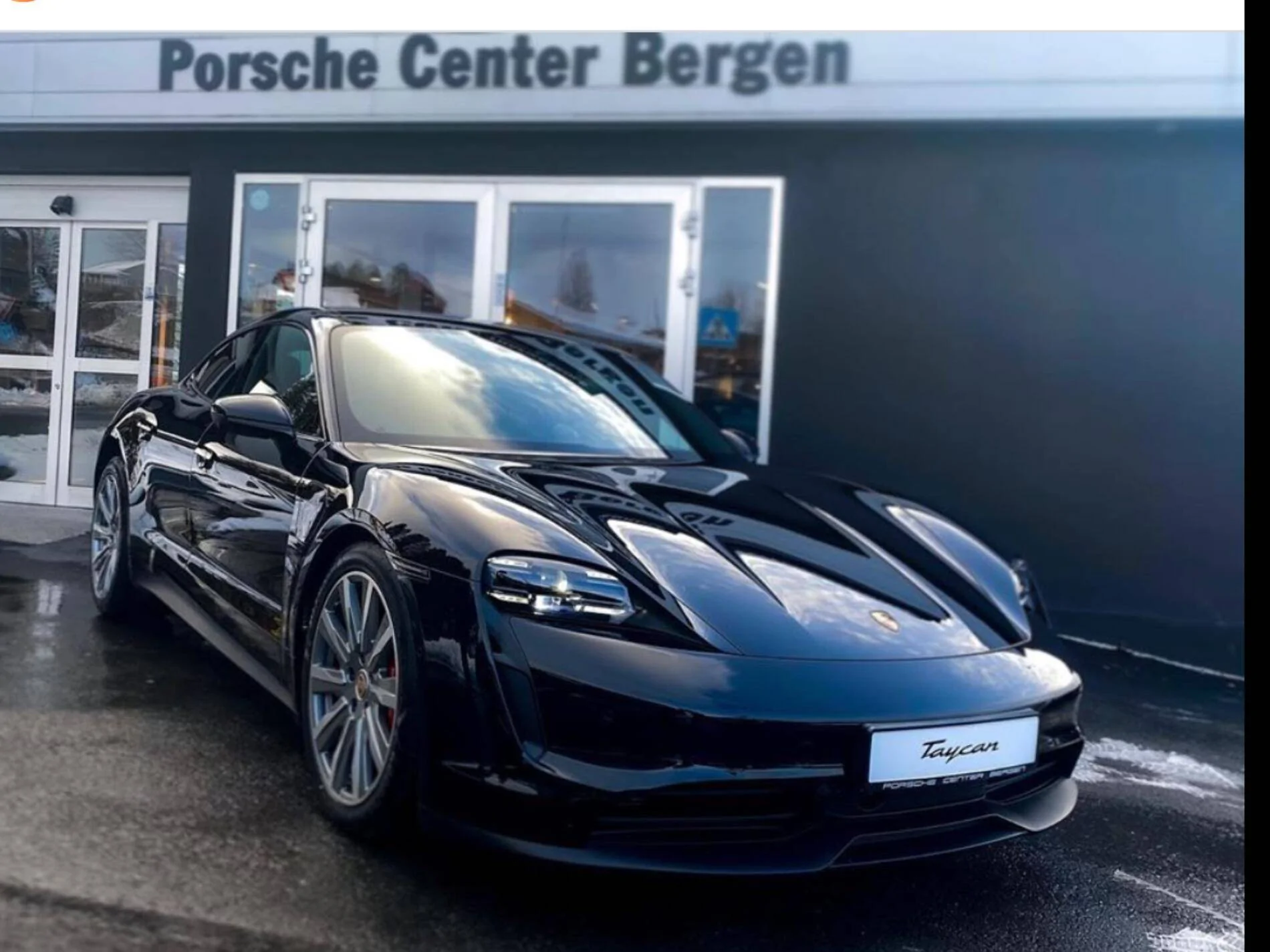 Porsche Taycan BLACK / JET BLACK Taycan Club IMG_7500