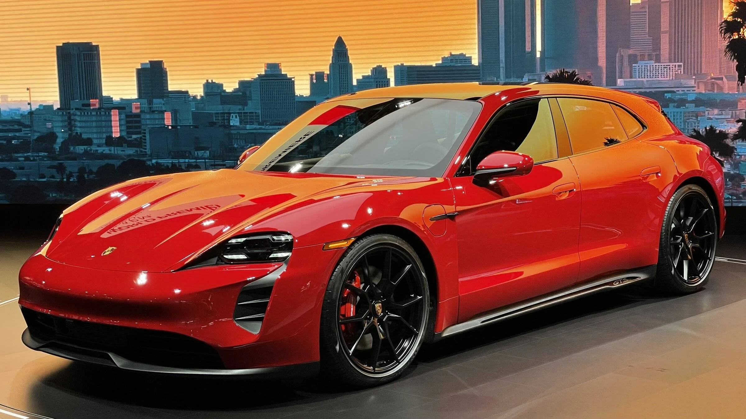 Porsche Taycan First GTS Sport Turismo Taycan in the wild sport-turismo-GTS-up-clos