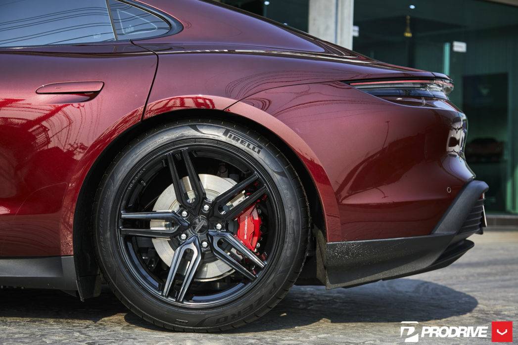 Porsche Taycan Advice needed for aftermarket wheels & tires Porsche-Taycan-4s-Hybrid-Forged-Series-HF-1-©-Vossen-Wheels-2021-259-1047x698