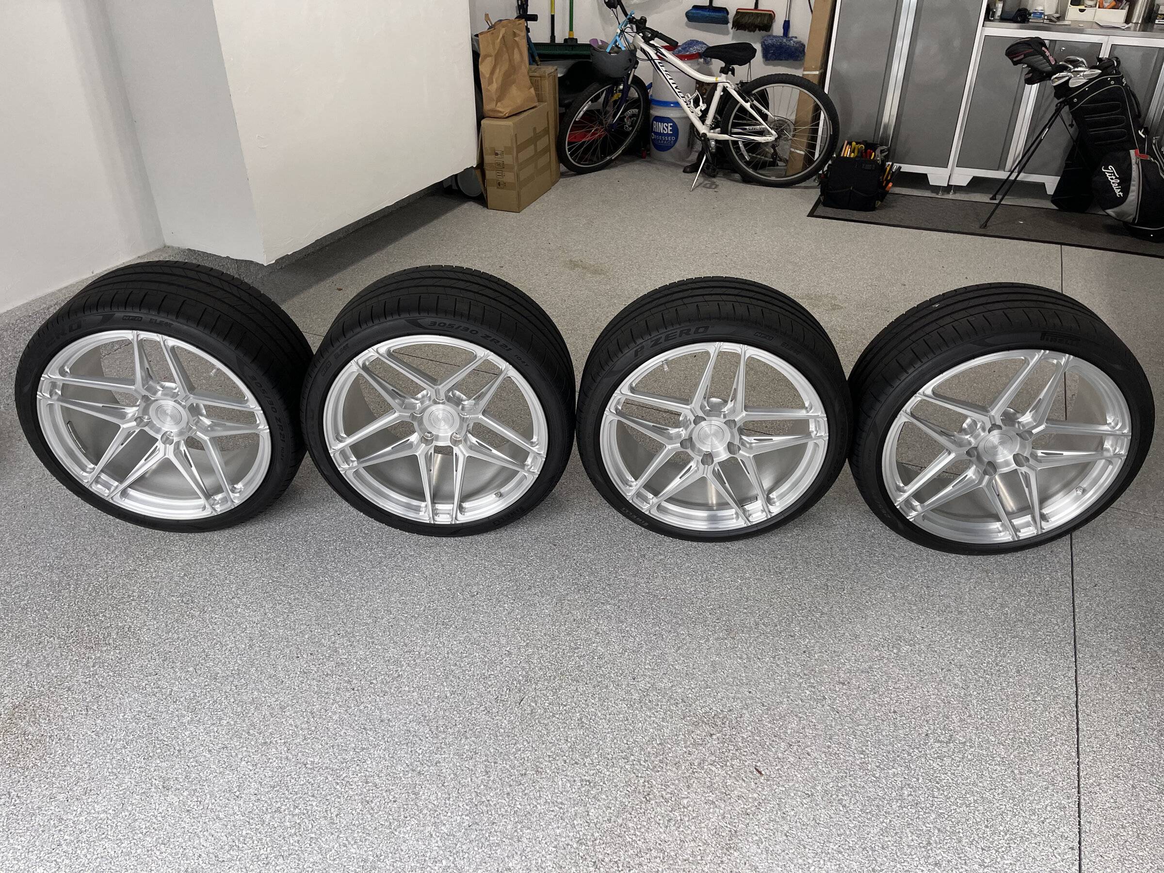 Porsche Taycan FOR SALE: 21" Wheel Set IMG_3279