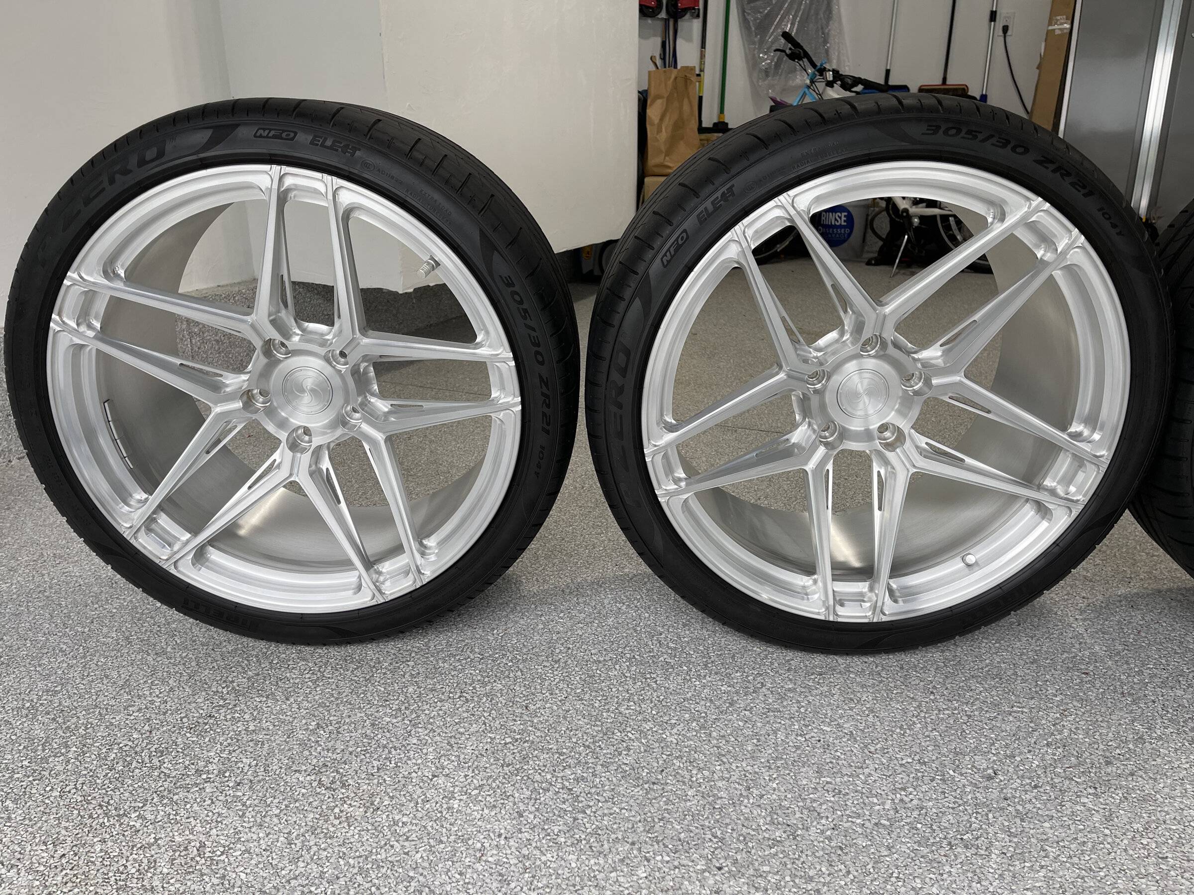 Porsche Taycan FOR SALE: 21" Wheel Set IMG_3280