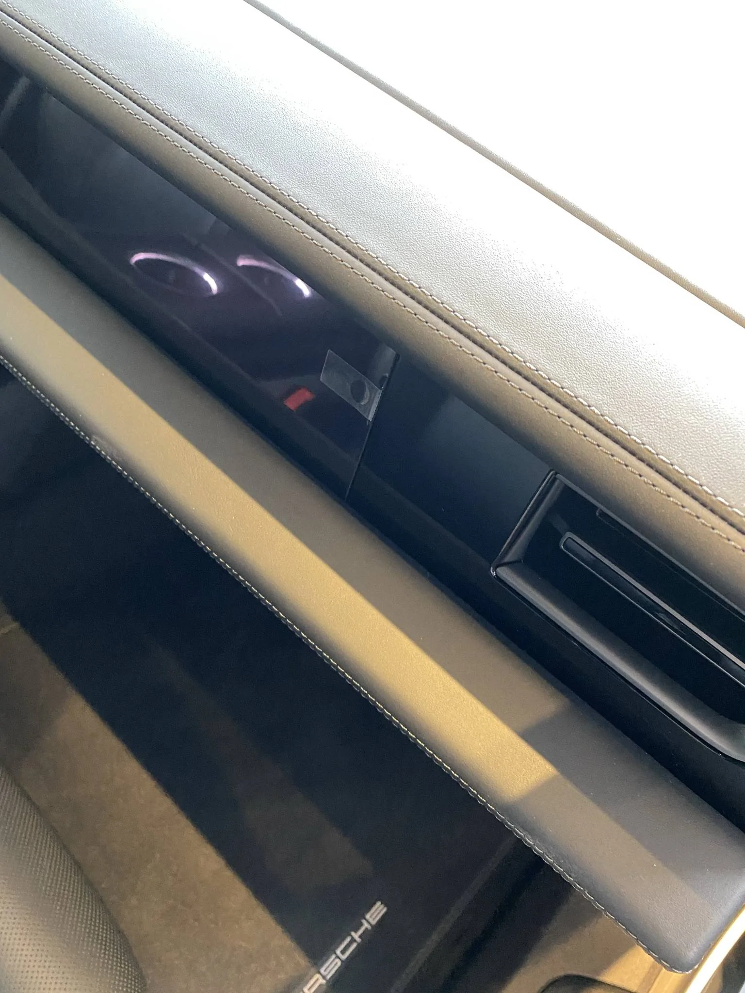Porsche Taycan Olea Club Leather worth it? 68443997-C38E-433D-B0ED-F15EBD4B0E70