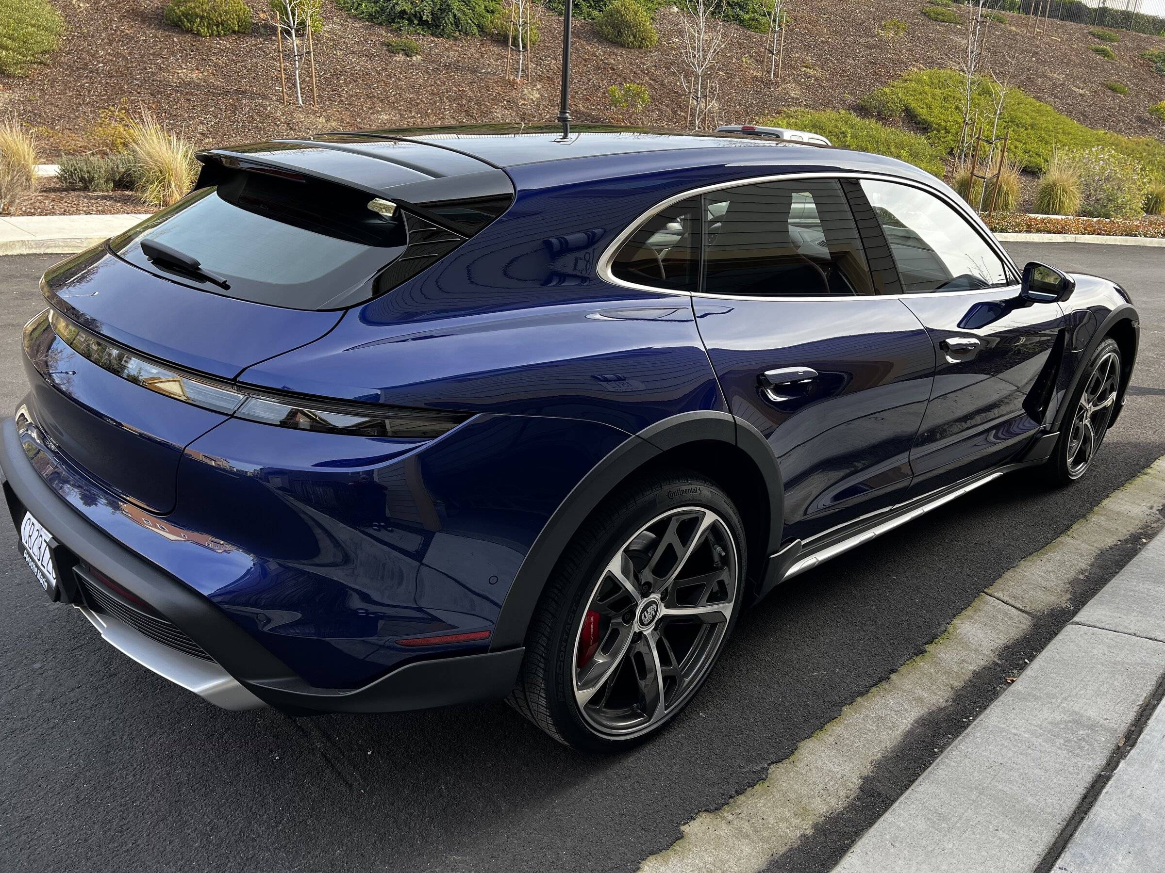 Porsche Taycan GENTIAN BLUE Taycan Club IMG_0456