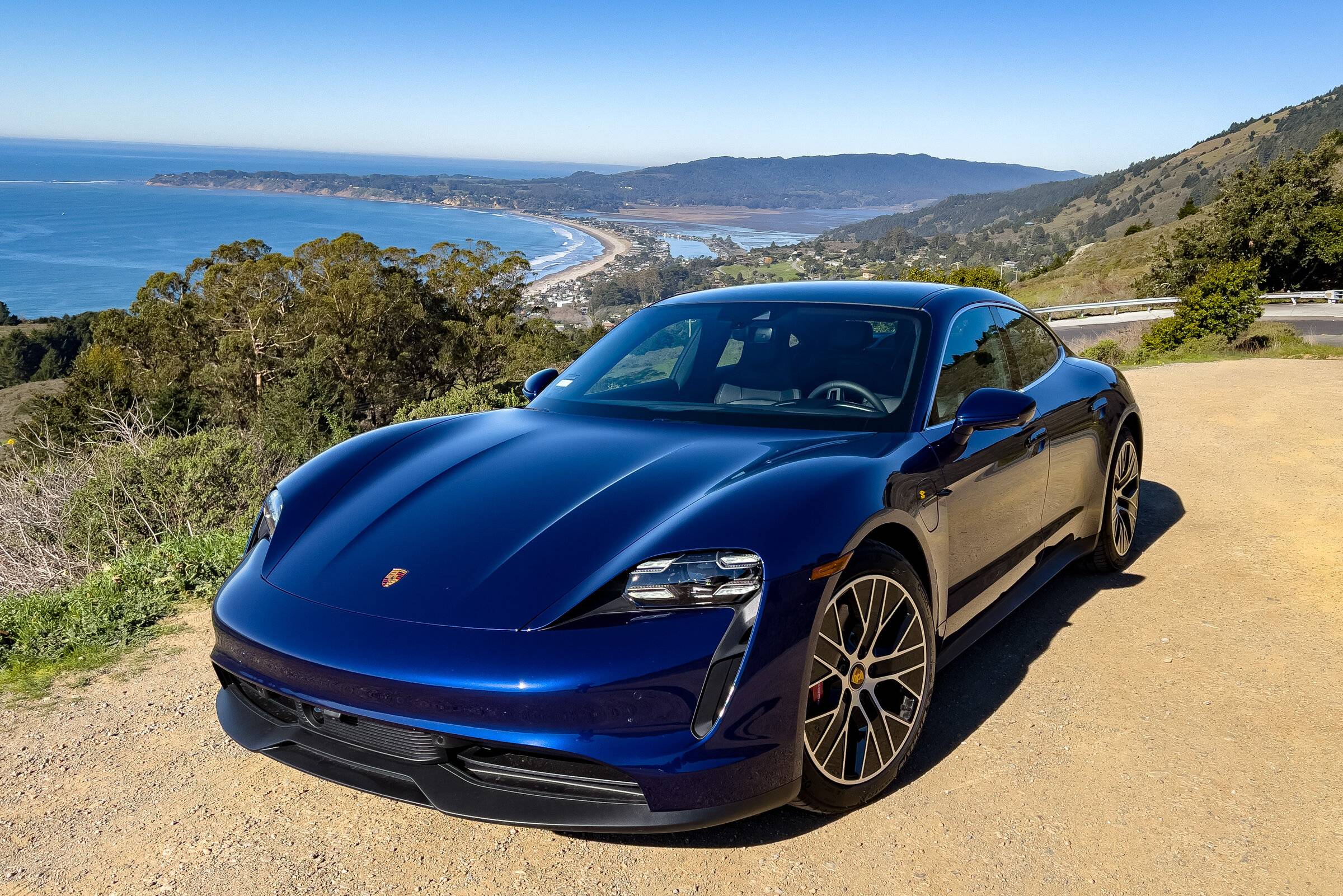 Porsche Taycan GENTIAN BLUE Taycan Club IMG_5161