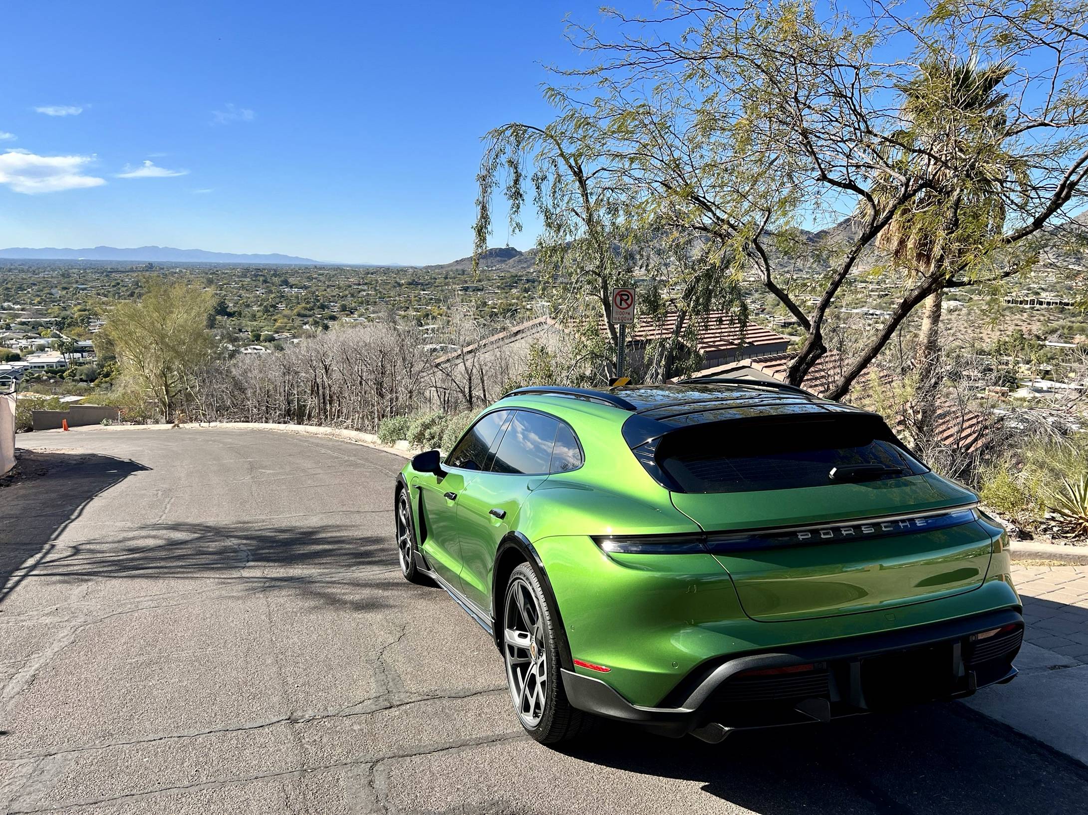 Porsche Taycan MAMBA GREEN Taycan Club 44906CAD-5682-4E91-98FB-FD6BB4DC1BA0