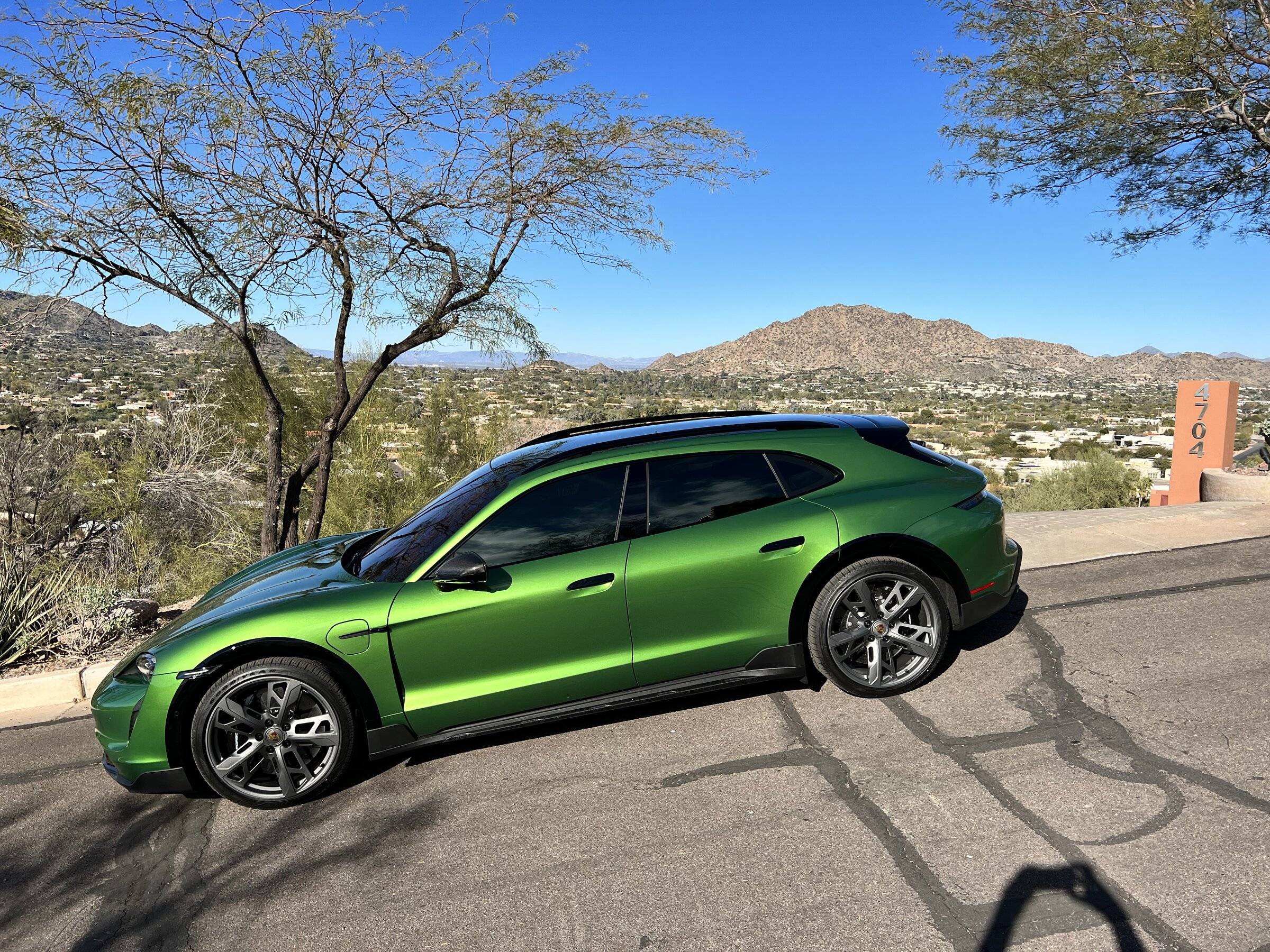 Porsche Taycan MAMBA GREEN Taycan Club 1D06DF6B-BFA3-499B-BCA5-76B8EB5E57EC