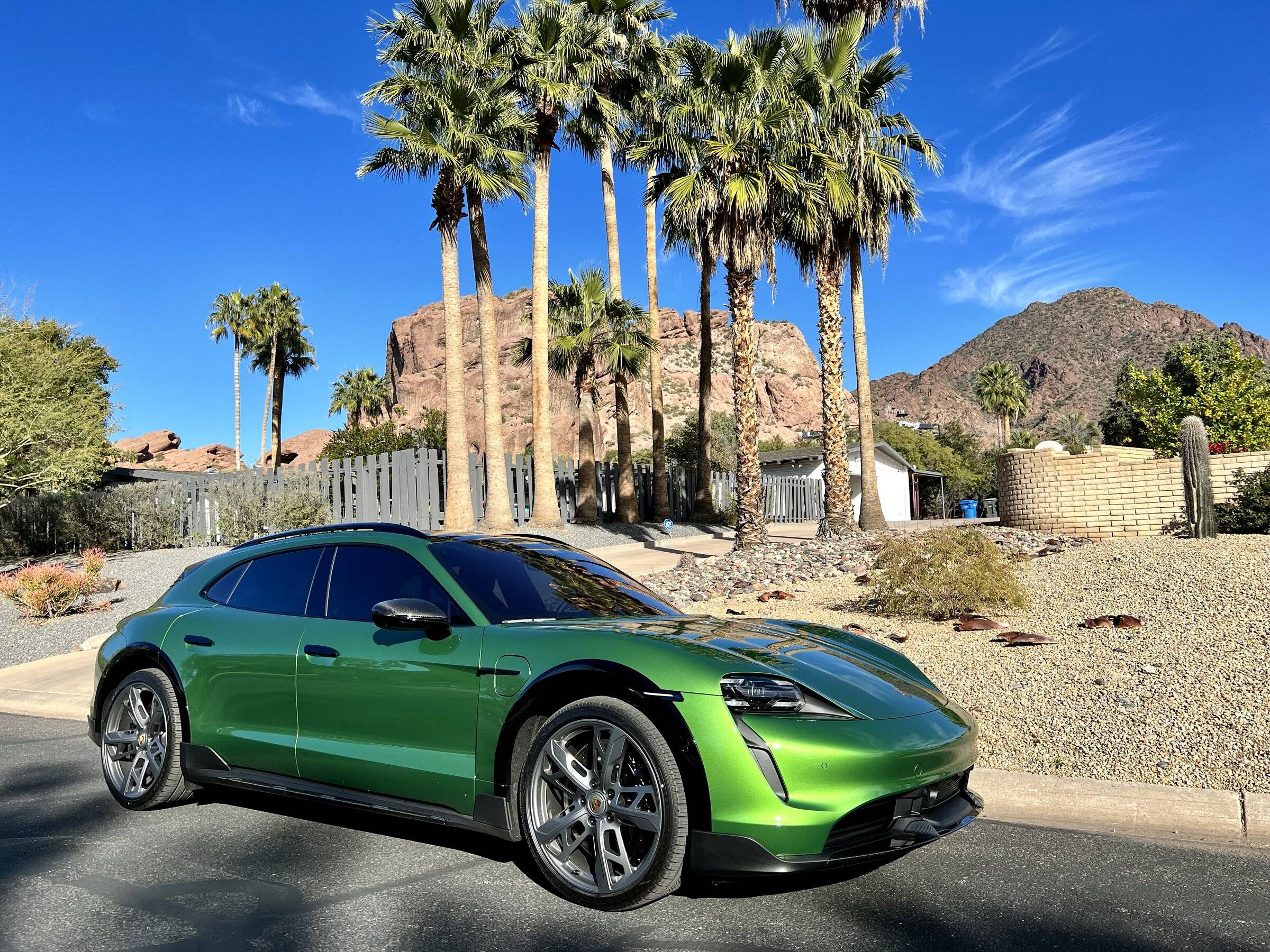 Porsche Taycan MAMBA GREEN Taycan Club A3A7D7CA-5CC3-4FDD-AEC2-73785E9CBD67