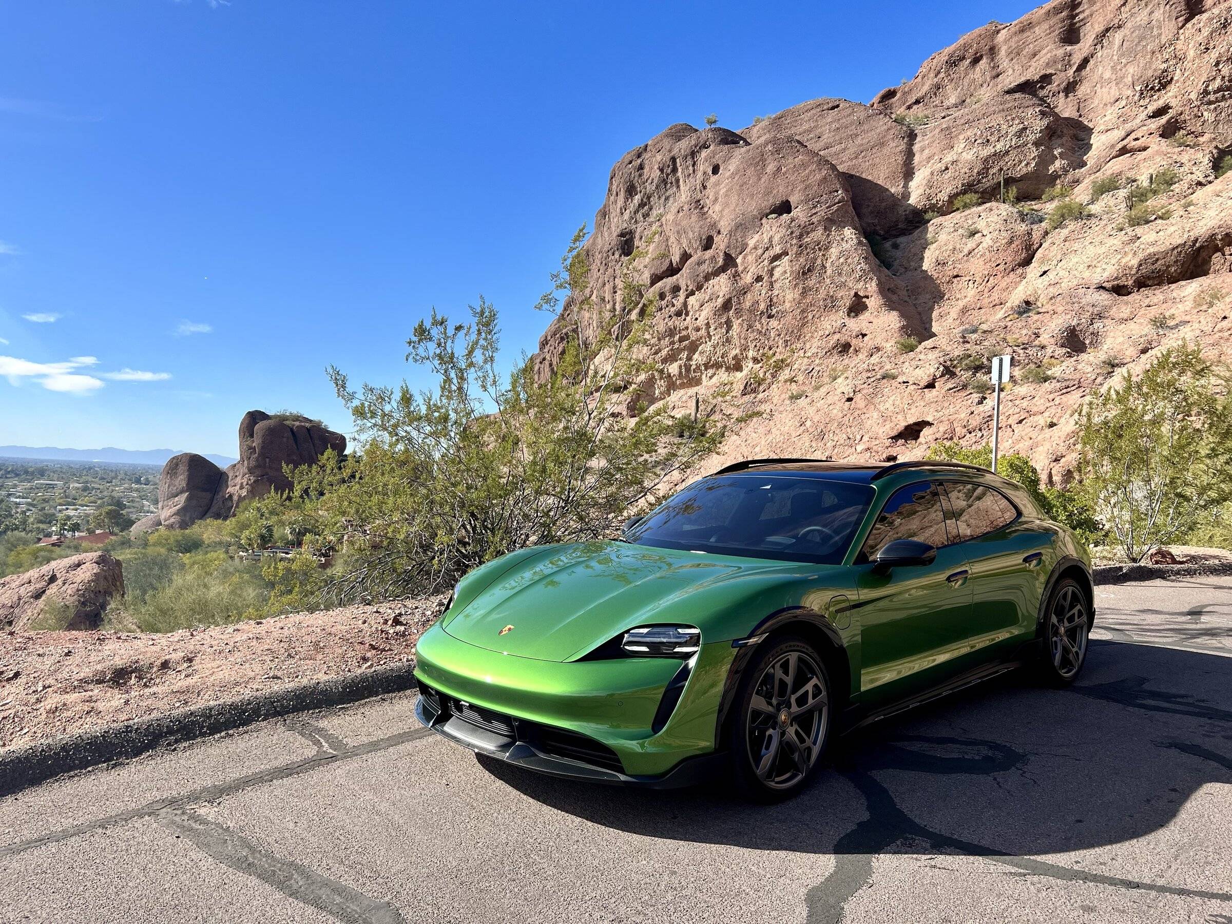 Porsche Taycan MAMBA GREEN Taycan Club F2231C8E-B58A-49B9-B926-8BEAAC511FED