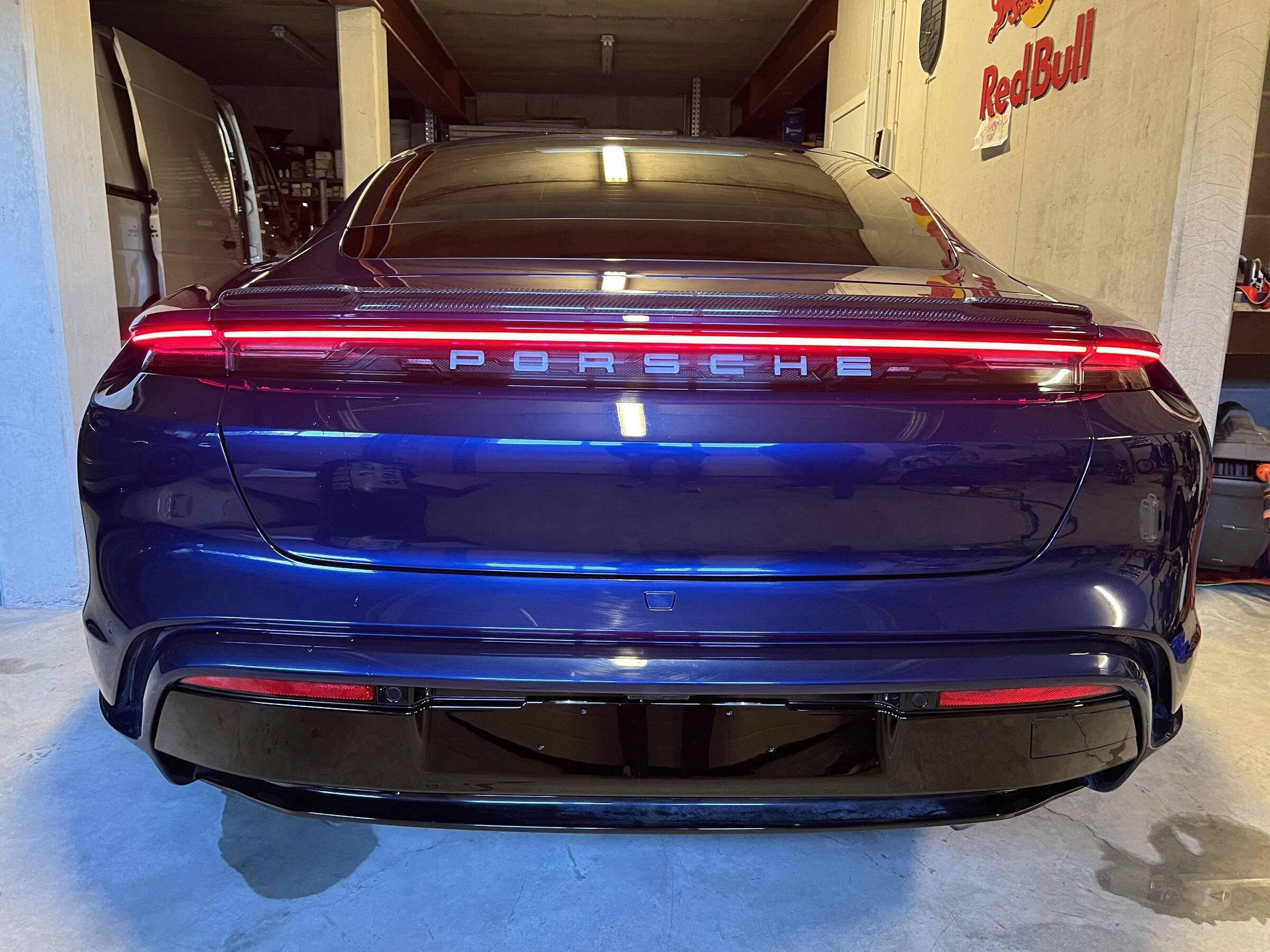 Porsche Taycan Techart carbon spoiler and diffuser installed Foto 5-02-2022 09 36 08