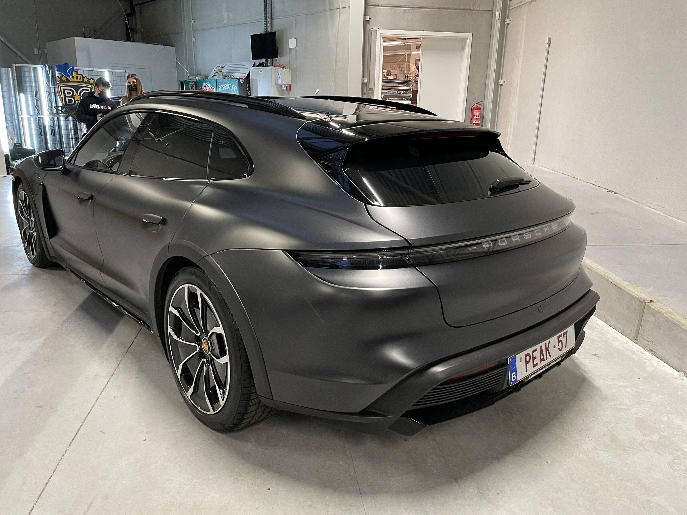 Porsche Taycan VOLCANO GREY Taycan Club 031D4DD1-AB04-4048-834A-99DBB30F1C8C