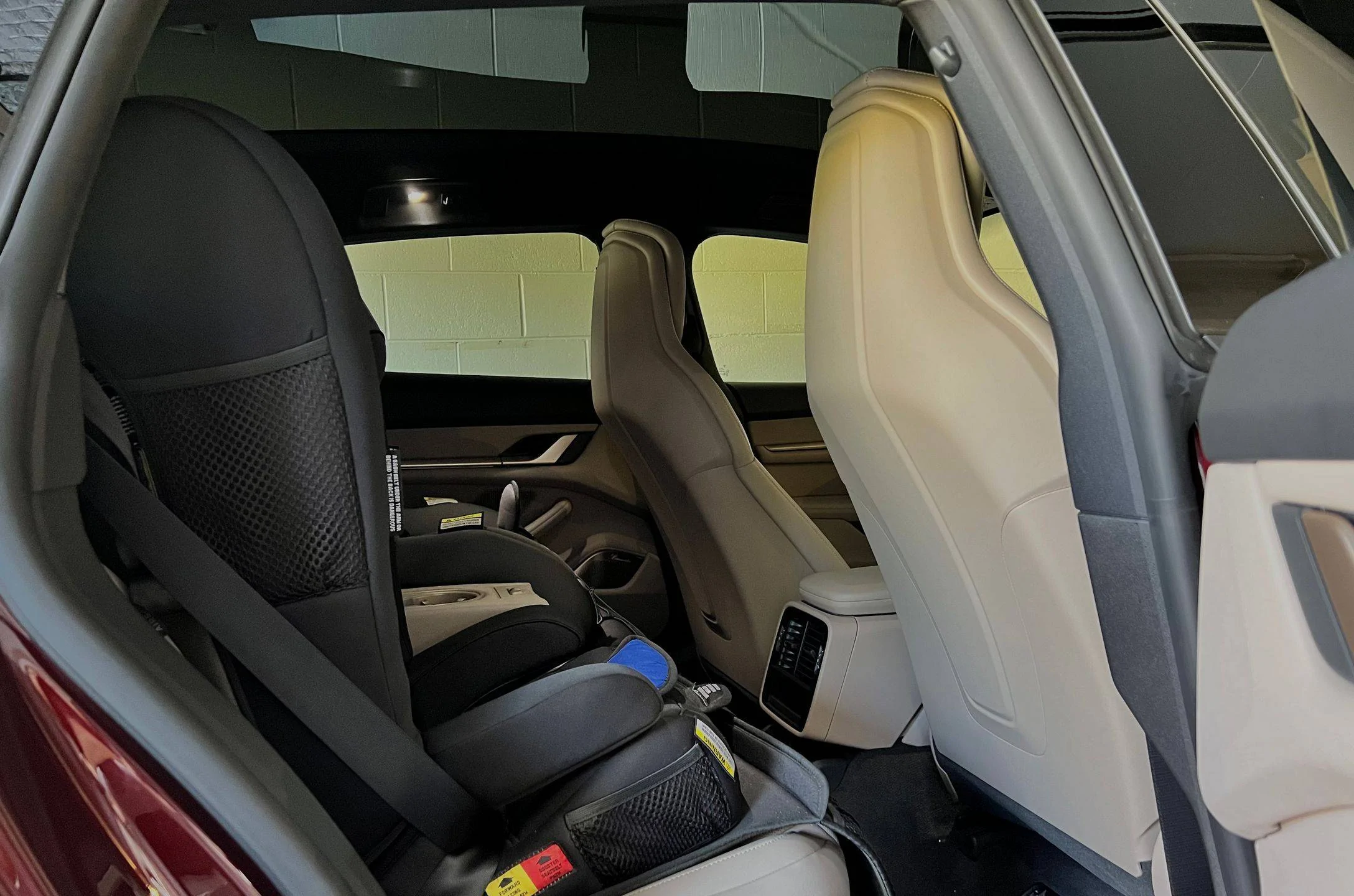 Porsche Taycan Kids and black/chalk interior. A bad decision? IMG_1455