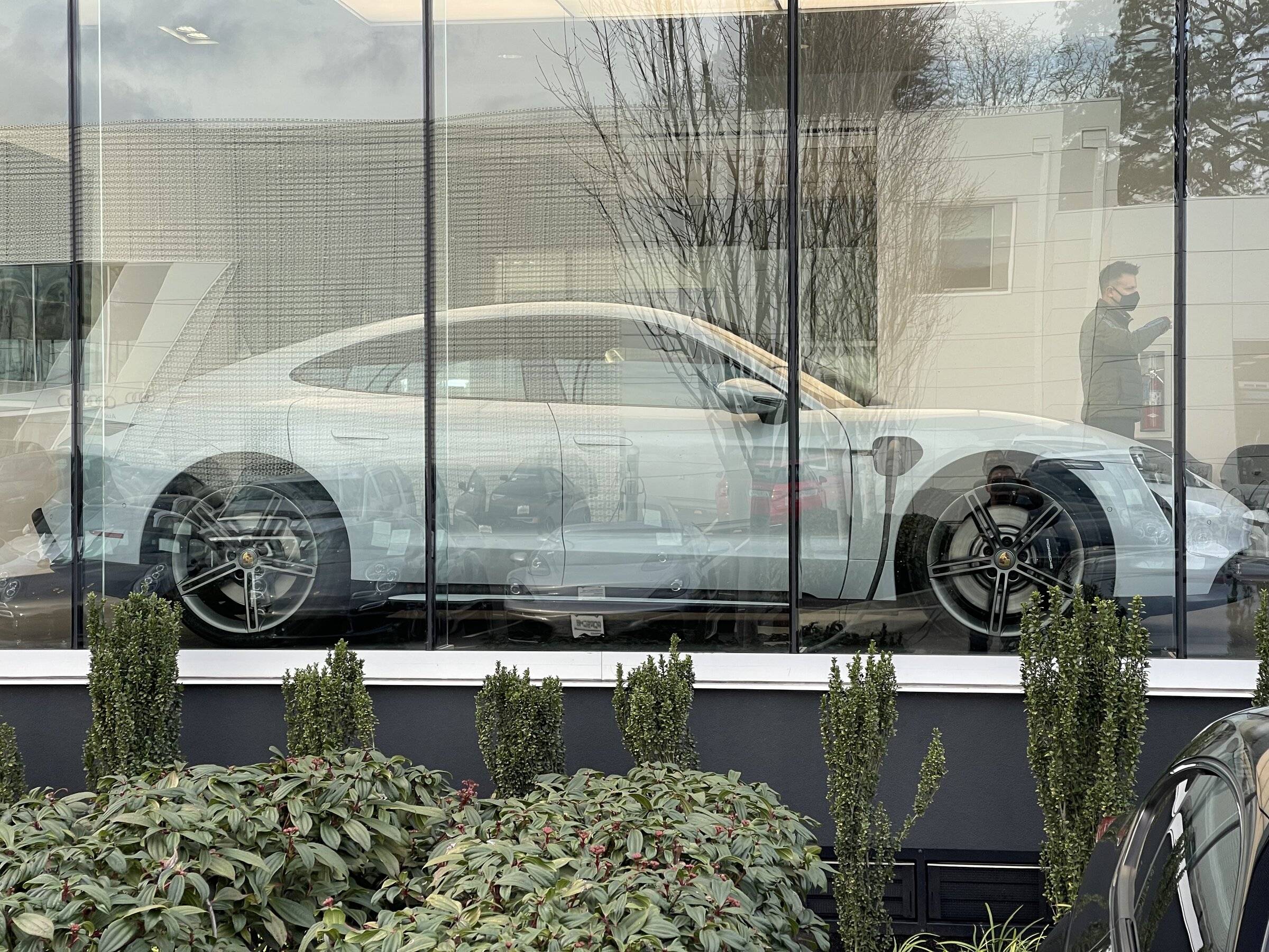 Porsche Taycan ICE GREY Taycan Club 2549E0A8-70C7-4FCA-B998-42387784BCD2