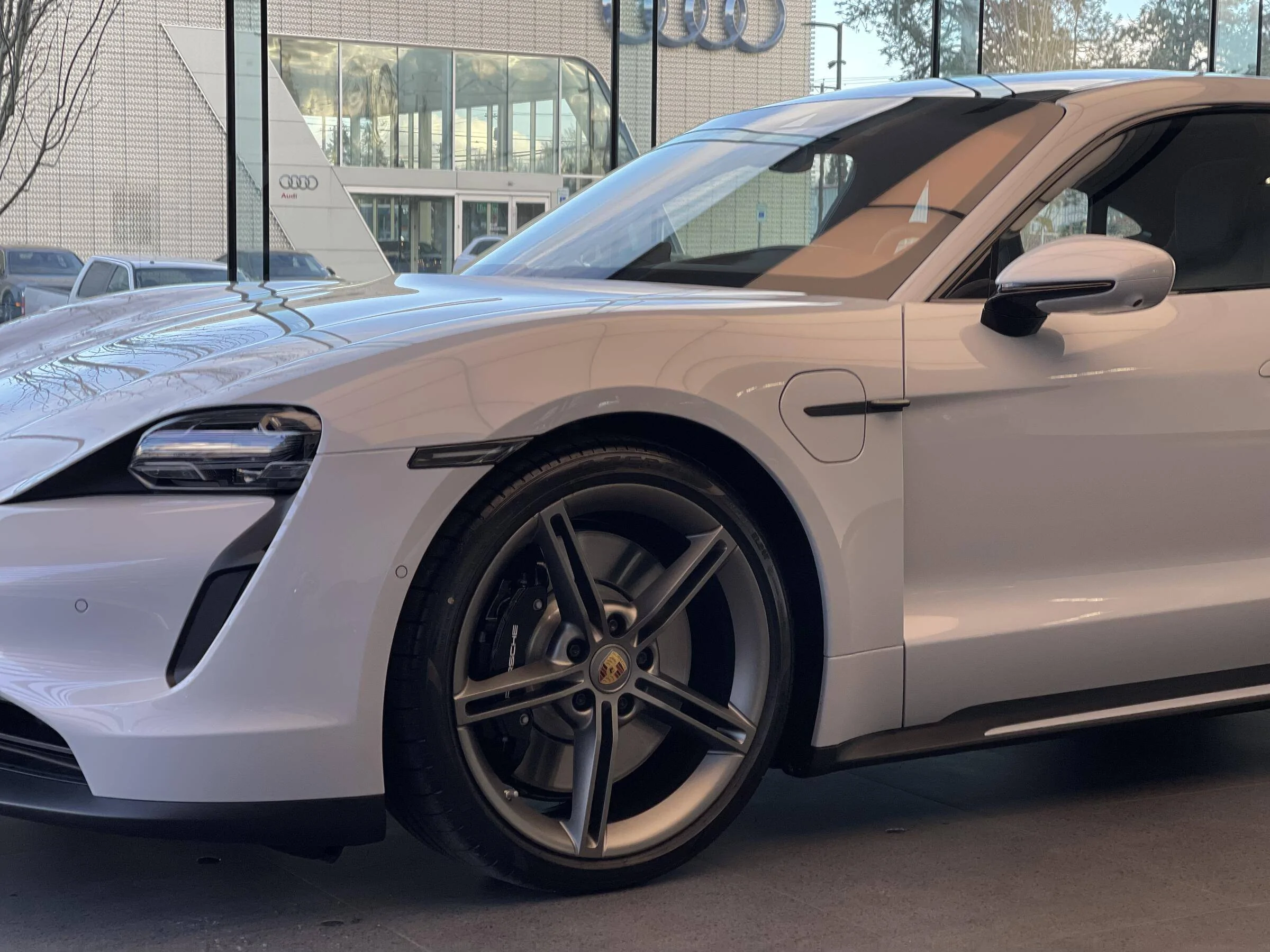 Porsche Taycan Taycan Wheels: Mission E vs Exclusive Design vs Vossen EVO2 vs Vossen S21-01 tempImagesM8lbU