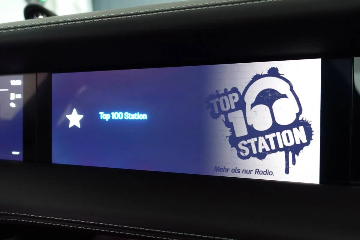 Porsche Taycan HUD + Passenger Display bfd2
