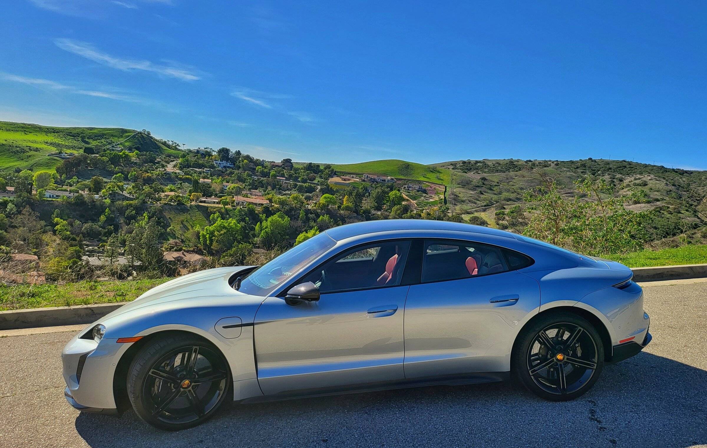 Porsche Taycan DOLOMITE SILVER Taycan Club 20220212_140157-01