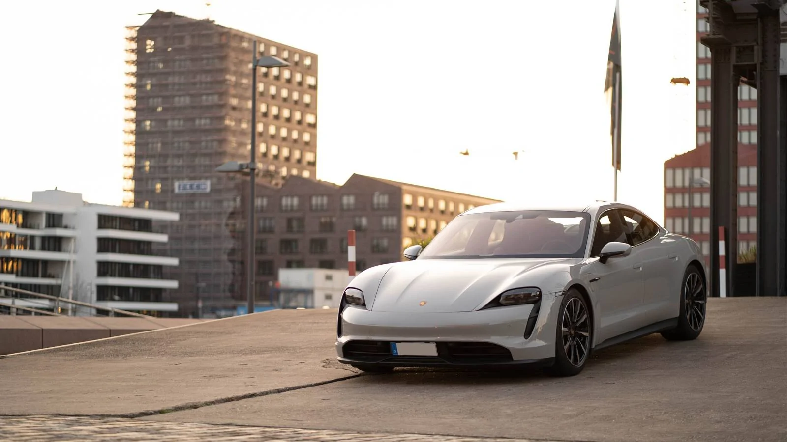 Porsche Taycan CHALK Taycan Club 4S_4